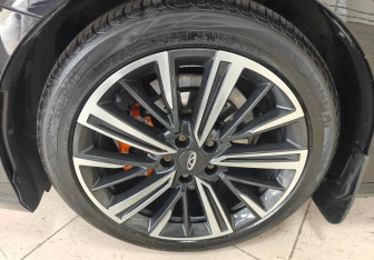 Подержанный автомобиль Chery Arrizo 8 2023 года (17 фото)
