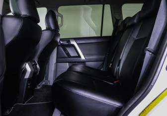 Подержанный автомобиль Toyota Land Cruiser Prado 2012 года (11 фото)