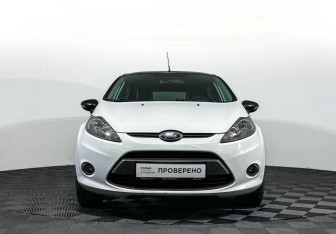 Подержанный автомобиль Ford Fiesta Hatchback 2011 года (2 фото)