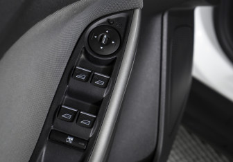 Подержанный автомобиль Ford Focus Sedan 2013 года (23 фото)