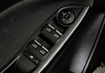 Подержанный автомобиль Ford Focus Sedan 2017 года (12 фото)