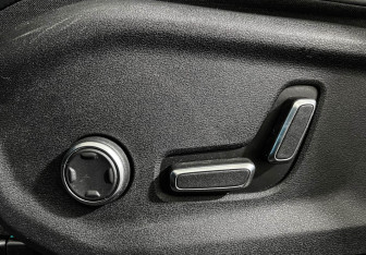 Подержанный автомобиль Geely Monjaro 2023 года (16 фото)