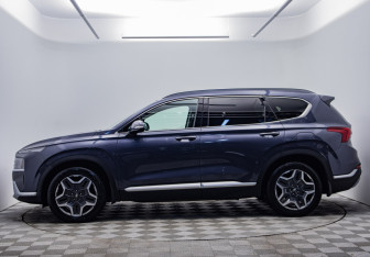 Подержанный автомобиль Hyundai Santa Fe 2021 года (2 фото)