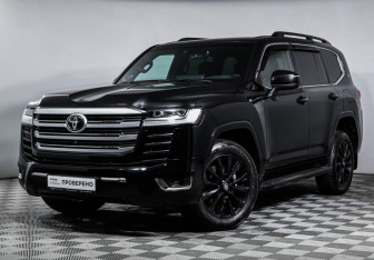 Подержанный автомобиль Toyota Land Cruiser Suv 2021 года (23 фото)