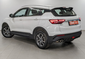 Подержанный автомобиль Geely Coolray 2022 года (7 фото)