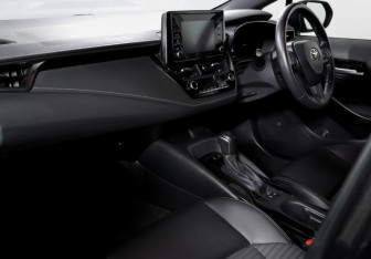 Подержанный автомобиль Toyota Corolla Wagon 2020 года (9 фото)