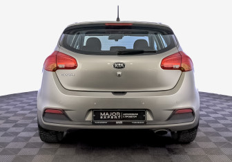 Подержанный автомобиль Kia Ceed Hatchback 2014 года (6 фото)