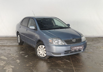 Подержанный автомобиль Toyota Corolla Sedan 2003 года (3 фото)