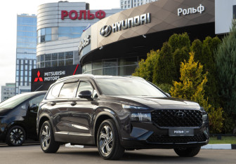 Подержанный автомобиль Hyundai Santa Fe 2021 года (2 фото)