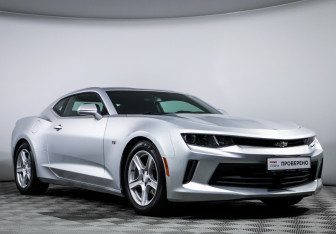 Подержанный автомобиль Chevrolet Camaro Coupe 2017 года (3 фото)