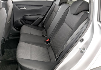 Подержанный автомобиль Kia Rio Hatchback 2021 года (12 фото)