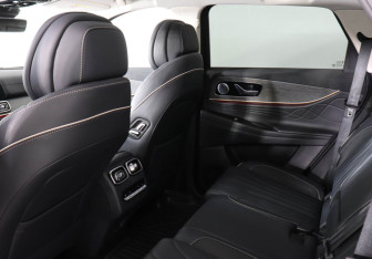 Подержанный автомобиль Jaecoo J8 2024 года (12 фото)