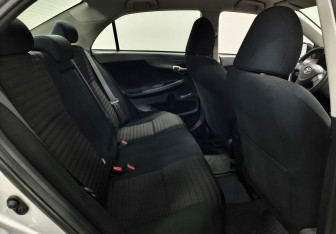 Подержанный автомобиль Toyota Corolla Sedan 2008 года (12 фото)