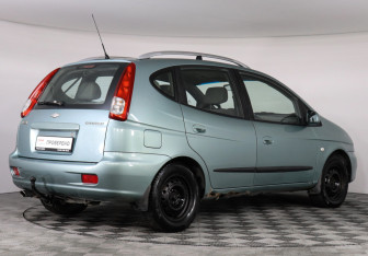 Подержанный автомобиль Chevrolet Rezzo 2007 года (3 фото)