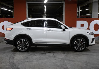 Подержанный автомобиль Geely Tugella 2021 года (4 фото)