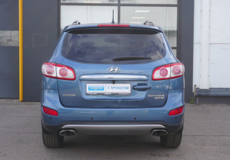 Подержанный автомобиль Hyundai Santa Fe 2012 года (6 фото)