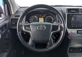 Подержанный автомобиль Toyota Land Cruiser Prado 2021 года (24 фото)