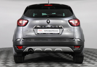 Подержанный автомобиль Renault Kaptur 2018 года (6 фото)