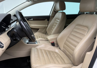 Подержанный автомобиль Volkswagen Passat Wagon 2014 года (10 фото)