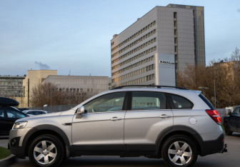 Подержанный автомобиль Chevrolet Captiva 2015 года (6 фото)