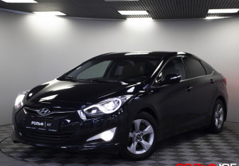 Подержанный автомобиль Hyundai i40 Sedan 2012 года (23 фото)