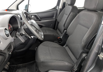 Подержанный автомобиль Peugeot Partner 2021 года (19 фото)