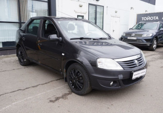 Подержанный автомобиль Renault Logan Sedan 2010 года (3 фото)