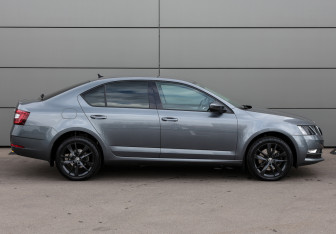 Подержанный автомобиль Skoda Octavia Liftback 2018 года (4 фото)