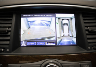 Подержанный автомобиль Infiniti QX56 2012 года (24 фото)