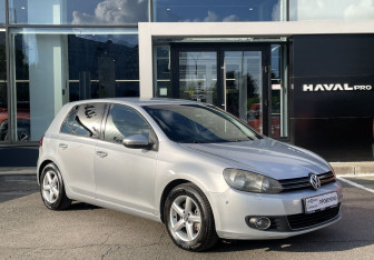 Подержанный автомобиль Volkswagen Golf Hatchback 2009 года (3 фото)