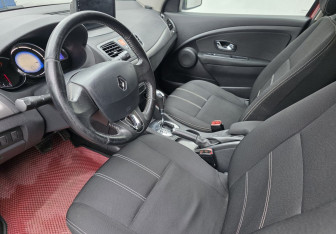 Подержанный автомобиль Renault Megane Hatchback 2014 года (9 фото)