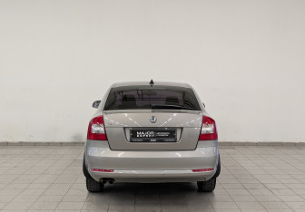 Подержанный автомобиль Skoda Octavia Wagon 2012 года (6 фото)
