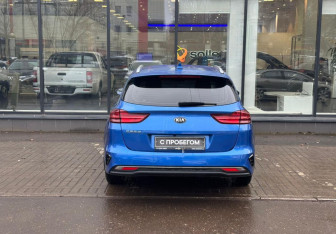 Подержанный автомобиль Kia Ceed Wagon 2021 года (7 фото)