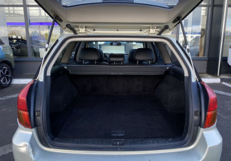 Подержанный автомобиль Subaru Outback Wagon 2006 года (10 фото)