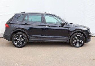 Подержанный автомобиль Volkswagen Tiguan 2018 года (7 фото)