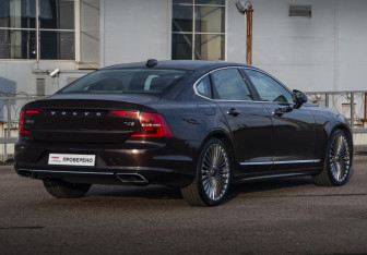 Подержанный автомобиль Volvo S90 2019 года (5 фото)