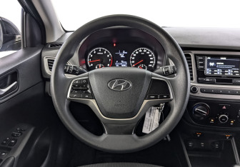 Подержанный автомобиль Hyundai Solaris Sedan 2021 года (22 фото)