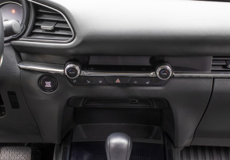 Подержанный автомобиль Mazda CX-30 2021 года (15 фото)