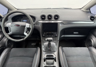 Подержанный автомобиль Ford S-MAX 2011 года (12 фото)