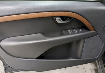 Подержанный автомобиль Volvo XC70 2014 года (11 фото)