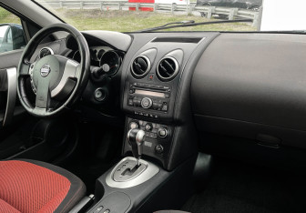Подержанный автомобиль Nissan Qashqai 2008 года (9 фото)