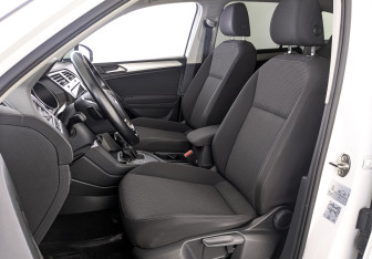 Подержанный автомобиль Volkswagen Tiguan 2020 года (20 фото)