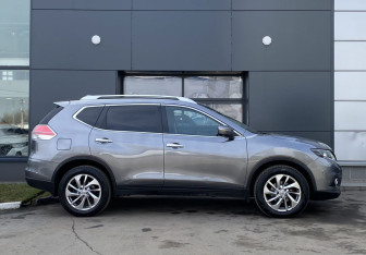 Подержанный автомобиль Nissan X-Trail 2017 года (4 фото)