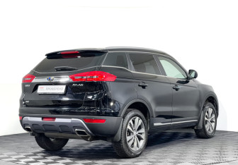 Подержанный автомобиль Geely Atlas 2022 года (5 фото)