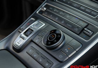 Подержанный автомобиль Hyundai Santa Fe 2021 года (12 фото)