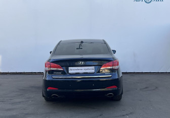 Подержанный автомобиль Hyundai i40 Sedan 2012 года (6 фото)