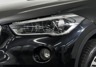 Подержанный автомобиль BMW X1 2017 года (7 фото)