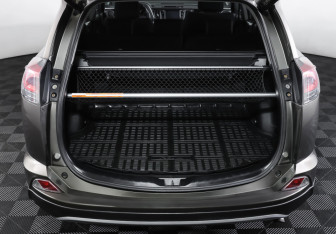 Подержанный автомобиль Toyota RAV4 2017 года (10 фото)