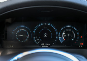 Подержанный автомобиль Jaguar XF Sedan 2018 года (13 фото)