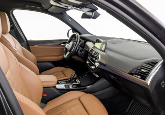 Подержанный автомобиль BMW X3 2021 года (11 фото)
